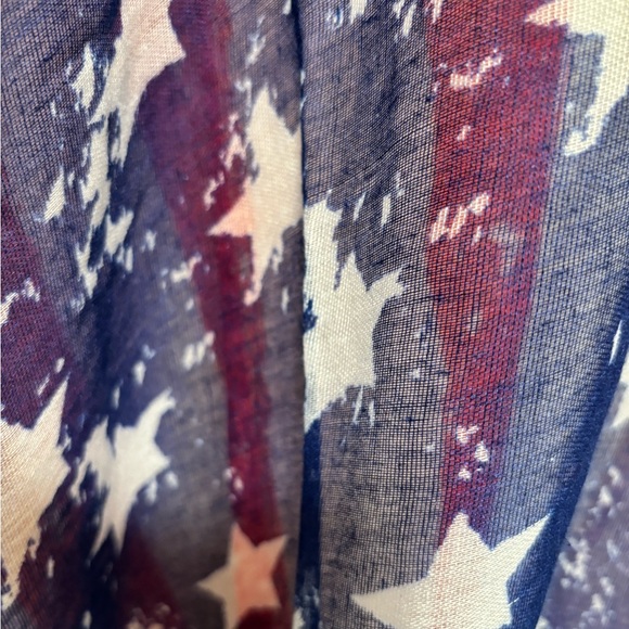 Kimono Red White and Blue American Flag Scarf with 3" White Hemline Fringe - Picture 3 of 8